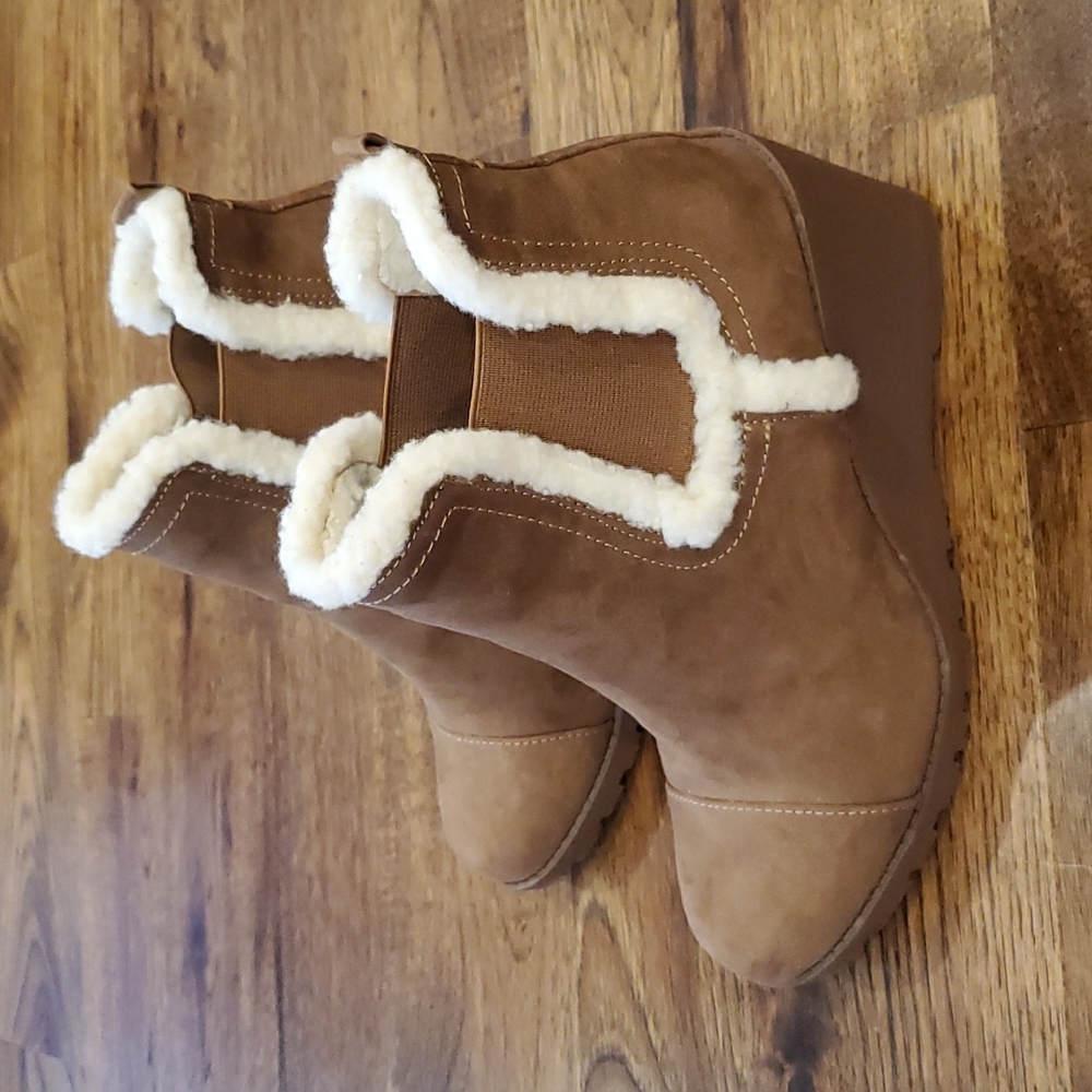 Womens Scoop suede and sherpa wedge Chelsea boots size 8